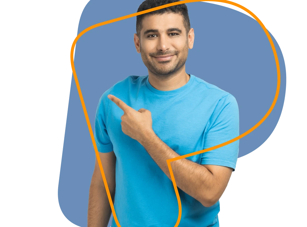 Hombre señalando a la derecha